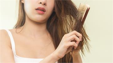 髮膜越用髮質越差？ 3大錯誤使用方式　恐讓頭髮狂打結、頭皮屑掉滿地