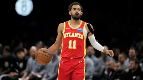 NBA(影)/吹楊受傷了!老鷹籃網「底線發球隔山打牛」鷹王右腿遭隊友壓傷退場