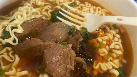 泡麵料理包直接沖泡「口感差」?網友曝:多加「1步驟」煮出來像現煮
