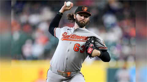 MLB(影)／這不是世足賽！金鶯投手展現高超腳下功夫完成精彩守備