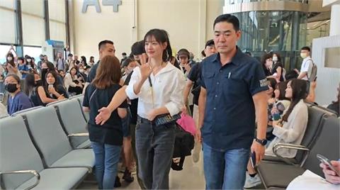 快新聞／《淚之女王》金智媛今離台　甜笑揮手喊「掰掰」向送機民眾道謝
