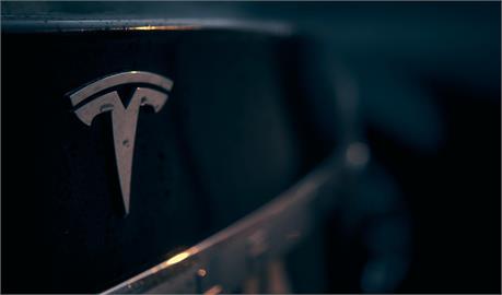 Tesla新車改CCS2充電規格　7月底前充電站改雙規格
