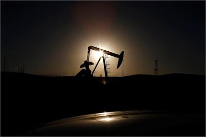 OPEC+計劃加速增產　油價每桶跌逾2美元