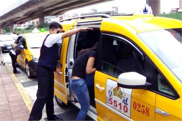 和計程車車隊合作 uberTAXI正式啟動