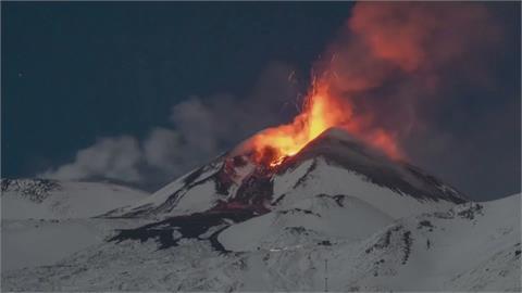 義大利「埃特納火山」又噴發　岩漿+白雪獨特冰火奇觀
