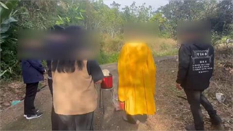 快新聞/男友疑虐殺女友棄屍公墓旁!嫌犯竟辯稱「她跳車」