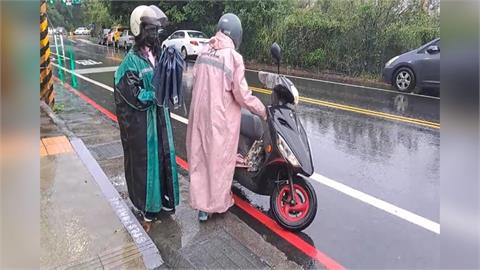 颱風天「一校兩制」！基隆學生照常上課　家長炸鍋喊亂