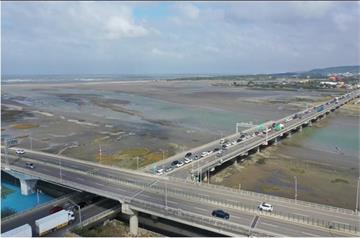國慶連假南下車潮湧現 北區養護工程分局籲改走替代道路