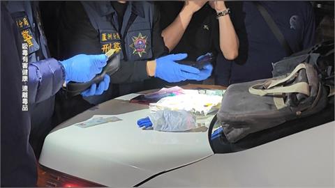 毒駕違停遭盤查！駕駛拒檢撞警車　警「開12槍」嫌泰山狼狽落網