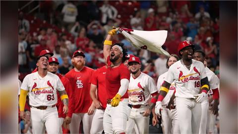 MLB(影)／紅雀「脫衣軍團」真的有效！赫雷拉10局下炸裂再見砲本季對海盜5連勝