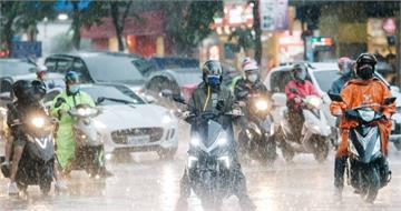明滯留鋒面接近！北部留意「短延時強降雨」　這天明顯轉涼