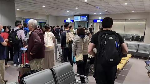 前空姐1關鍵逆風喊：帶幼兒不該優先登機！一票家長點頭：寧願等到最後