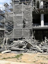 台中建案鷹架倒塌2死2傷　市府勒令停工開罰48萬元