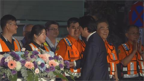歷史性一刻！　賴總統南下見證　台南車站湧人潮告別最後一班地上自強號