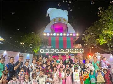 「粉紅浪漫」屏東聖誕節盛大開幕　12組巨型燈飾夢幻登場