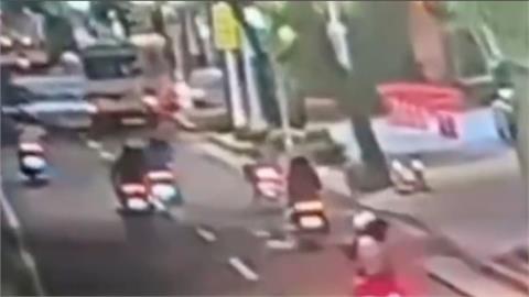 操作不慎誤踩油門　馬偕醫院交通車自撞！車上兩員工傷勢曝