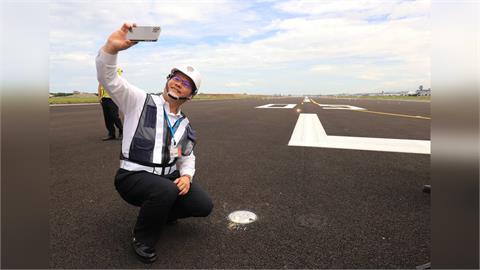 快新聞/桃機三航廈北廊廳試營運 林佳龍讚「真美」:讓國門印象再升級