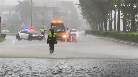 午後大雨不斷來不及宣洩　嘉義市北港路交流道涵洞淹水