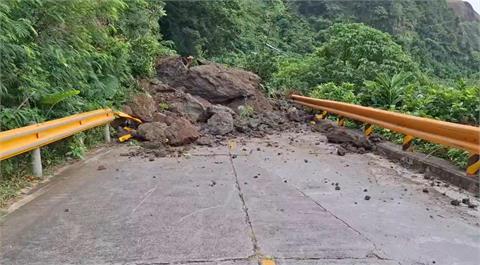快新聞／低壓帶及西南風發威！強降雨釀土石流　綠島環島公路慘遭中斷