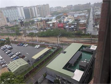 台鐵桃園路段大雨淹軌面　影響23列次、逾5千人