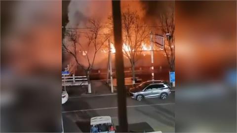 中國山東大爆炸！火勢全面失控如煉獄　民眾以為飛彈打來急逃命