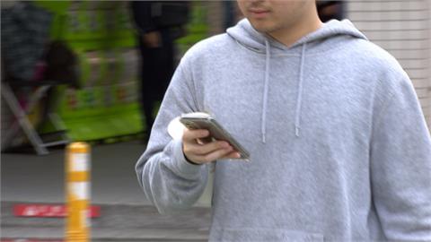 現代人手機不離身　當心"手機失智症"找上門