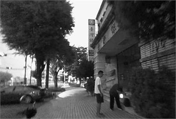 警扮投資新手誘面交　取款車手竟也是網路交友被害人