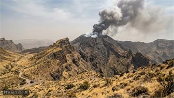 聖嬰現象發威！印尼婆羅摩火山野火狂燒　景區急關閉