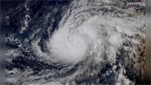 辛樂克登35年以來「最強4月颱」！衛星雲圖曝「渾圓眼牆」極度扎實