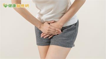 咳一聲就漏尿！醫揭3大常見原因　生產、更年期都可能有關
