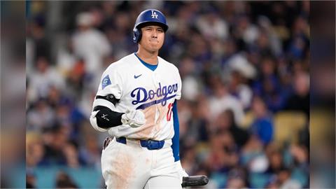 MLB(影)/有傷?大谷翔平吞K後「戴上痛苦面具」異常甩手 主帥羅伯斯回應了