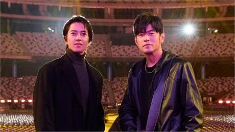 周杰倫、山下智久合照曝光！網喊「夢幻聯動」敲碗大巨蛋開唱...等你來台灣