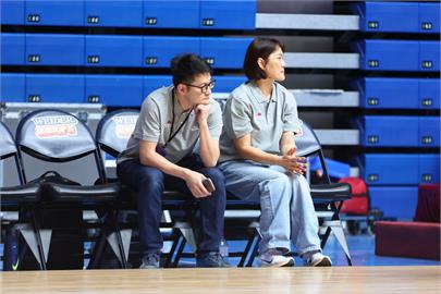 HBL／能仁男籃創隊教練林正明7月病逝　遺孀劉靜明場邊坐鎮傳承「小羊精神」