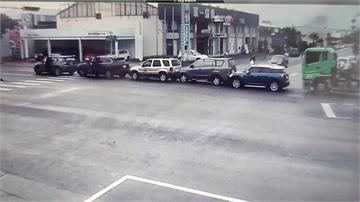 塞車減速後車閃避不及 7車連環追撞