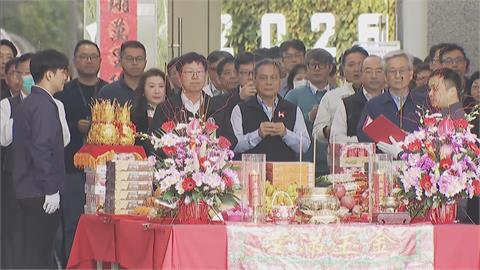 鴻海招待百名員工赴日看經典賽　劉揚偉：我也很羨慕他們