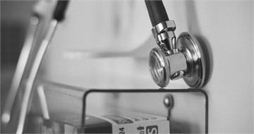 上百女性身心受創！離譜醫師一句「我喜歡開刀」　前婦產科醫遭控濫施子宮切除術