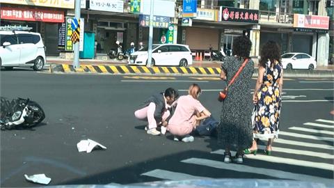 台南汽機車擦撞出車禍！　兩名護理師路過火速協助傷患