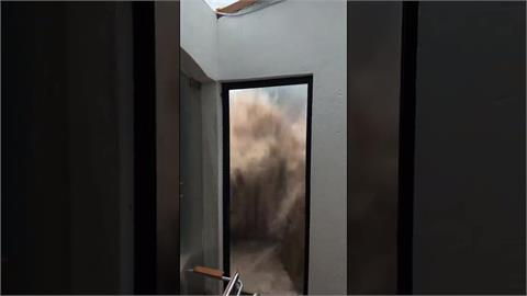 白海豚風雨狂炸中國！　百萬人急撤上海變「海上」