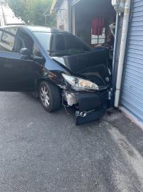 苗縣轎車自撞民宅全車跑光　警查獲越籍移工肇逃