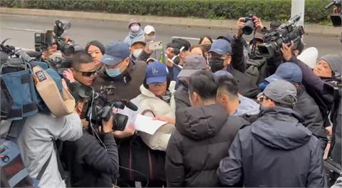 快新聞／罷免衝突！八炯閩南狼對槓國民黨青年　畫面曝光