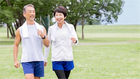 年紀大才要顧關節？專家提醒行動力保養　營養、肌力缺一不可