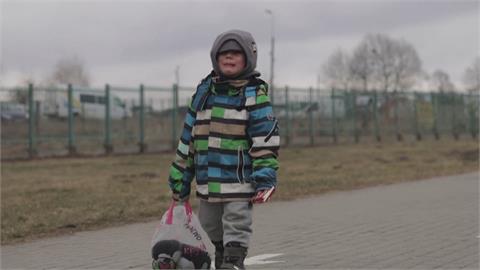 波蘭湧143萬烏難民　當地台人當志工加入援助