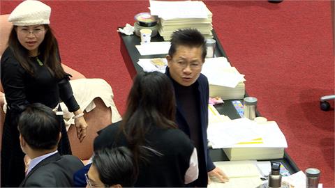 吳春城創「壯世代協會」獲多筆政府標案　王婉諭：沒利益迴避