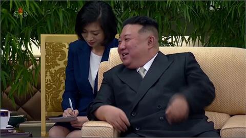 北朝鮮建政75週年閱兵　金正恩帶金主愛出席