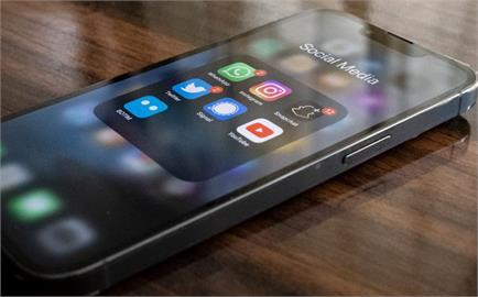 蘋果iOS 18.5更新　解鎖iPhone 13衛星通訊功能