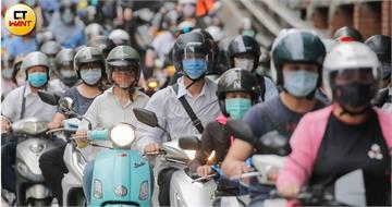 等99秒紅燈「用手機回訊息」！　鄰車提醒「有警察」險噴1000元