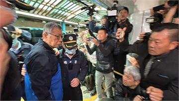柯文哲未帶戒具趕赴靈堂　追思父親一生為他擔心現場哭聲不斷