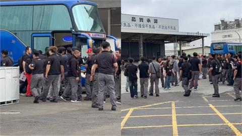 台灣普利司通「關廠裁員」！553人遊覽車載走協商…勞工處：已接獲通報