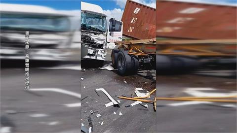 鋼捲散落車道! 國一6台大車連環撞"撞成Z字形"