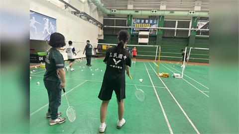 三民國中羽球隊攜手庇護員工  打造體適能與共融學習新典範